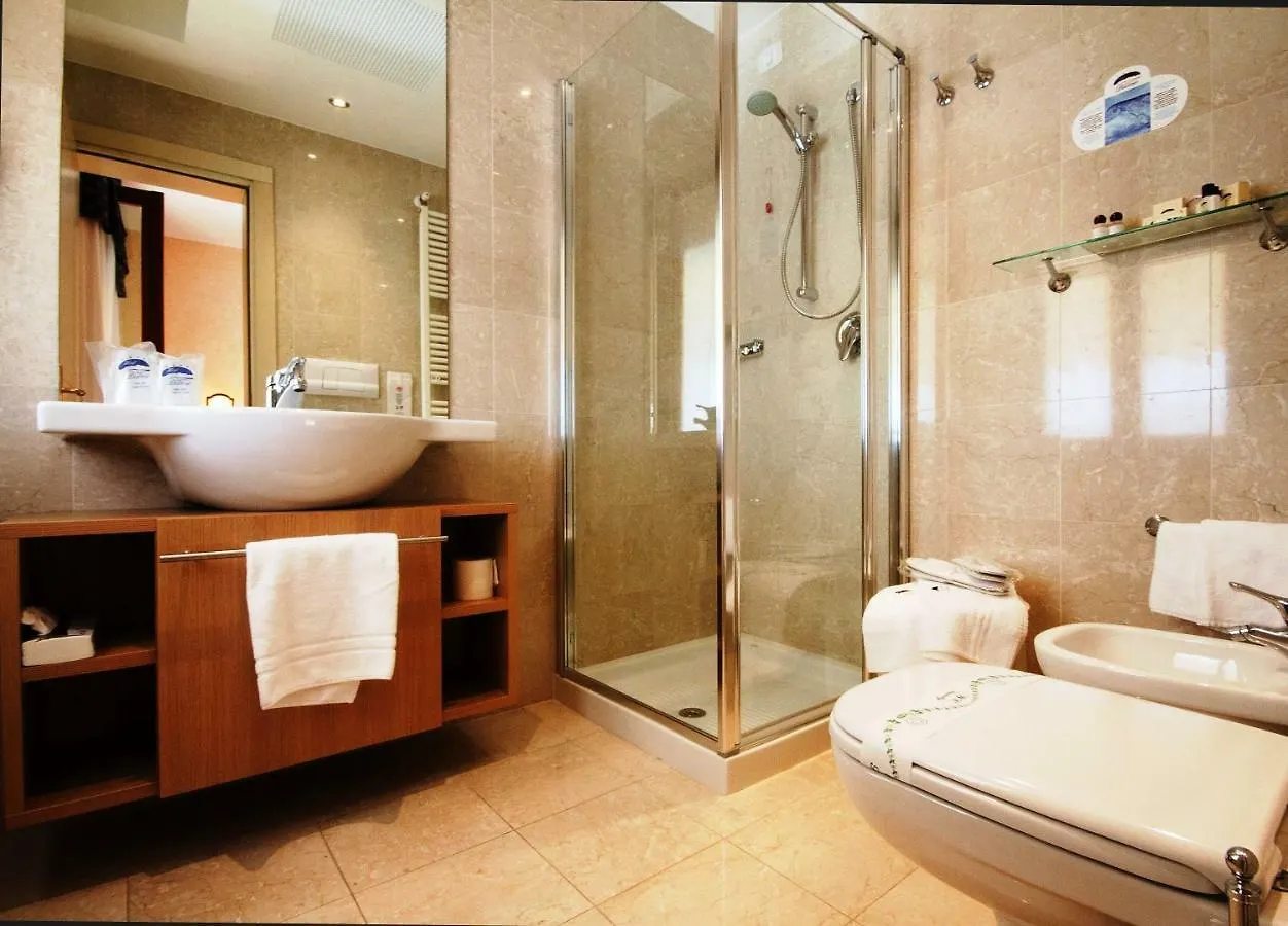 Hotel Duomo Salo 4*,
